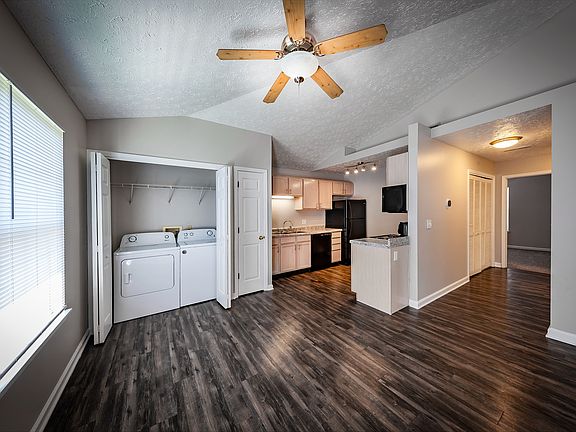 2nd image of 301 Ravenwood Ln #2-305A