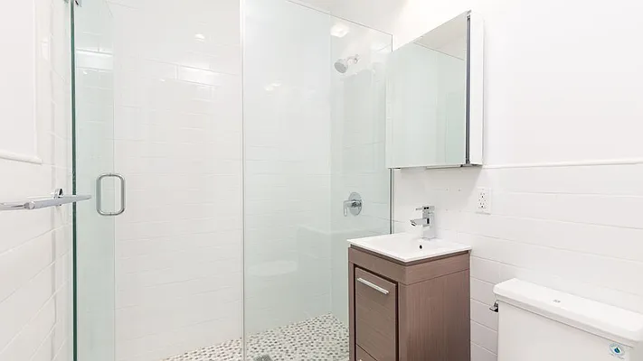 Rented by Nooklyn NYC LLC | media 27