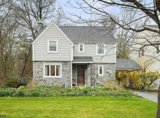 128 Squire Hill Rd, Montclair, NJ 07043