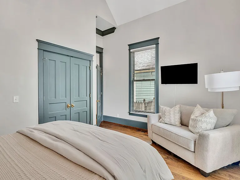 908 Fatherland St — Photo 17