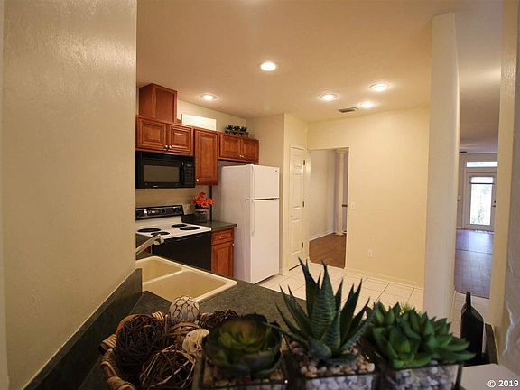 3rd image of 829 NW 42nd Ter