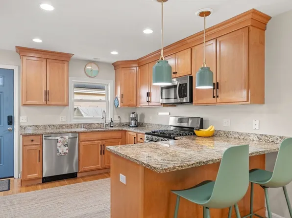 284 Riverside Ave #1, Medford, MA 02155