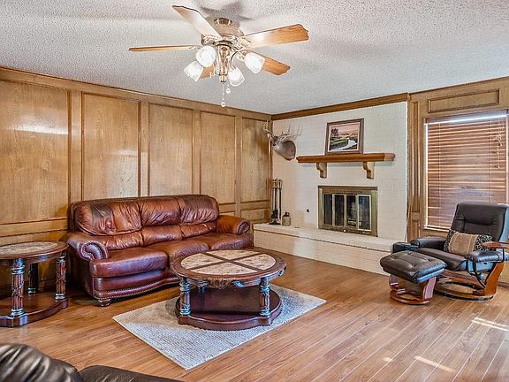 5th image of 2732 Meadow Grn
