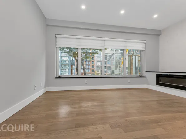 218 N 8th St #1A, Brooklyn, NY 11211