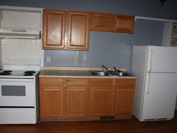 5th image of 316 W 3rd St