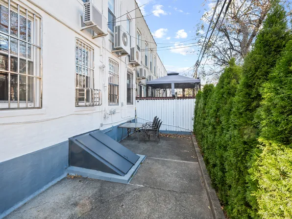 1649 66th Street image 21 of 22