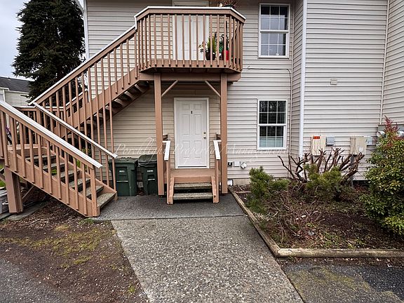 2nd image of 5660 Eagle Pkwy #1