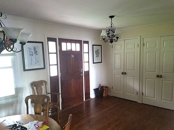 Foyer w/Double Closets