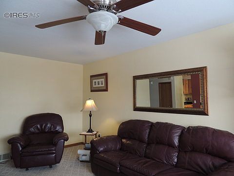5th image of 901 Greenwood Ct