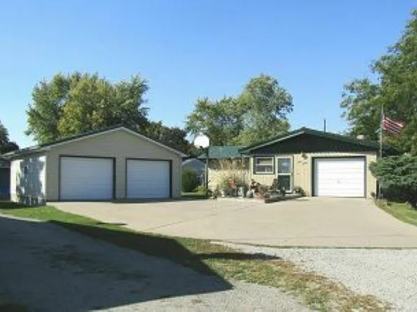 1213 N 2nd Ave, Washington, IA 52353