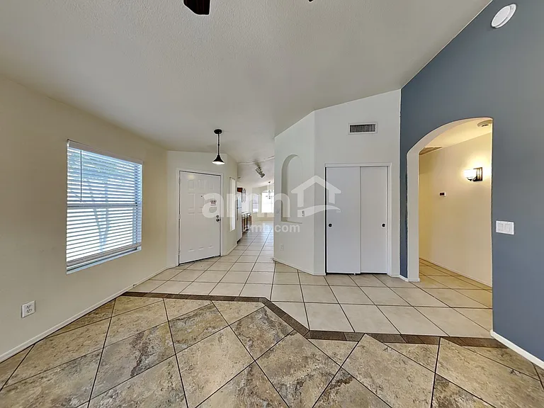 1130 W Lark Dr — Photo 7