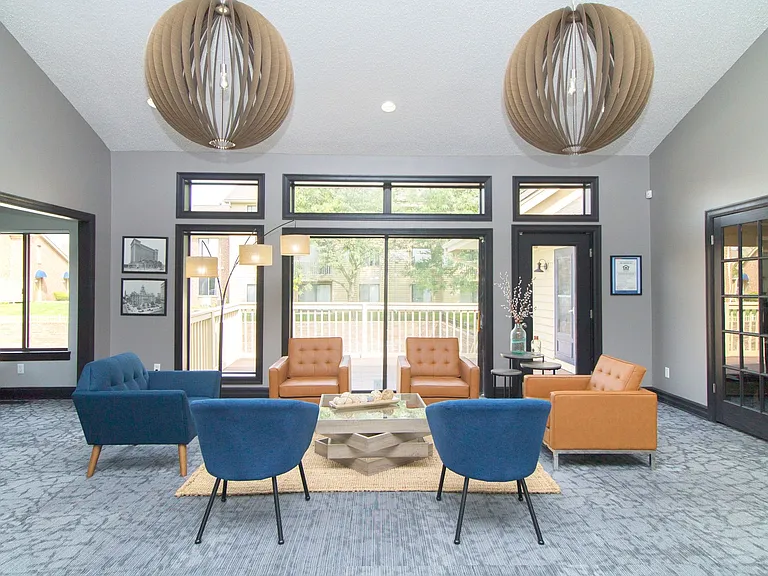 Boulevard Apartments — Photo 13