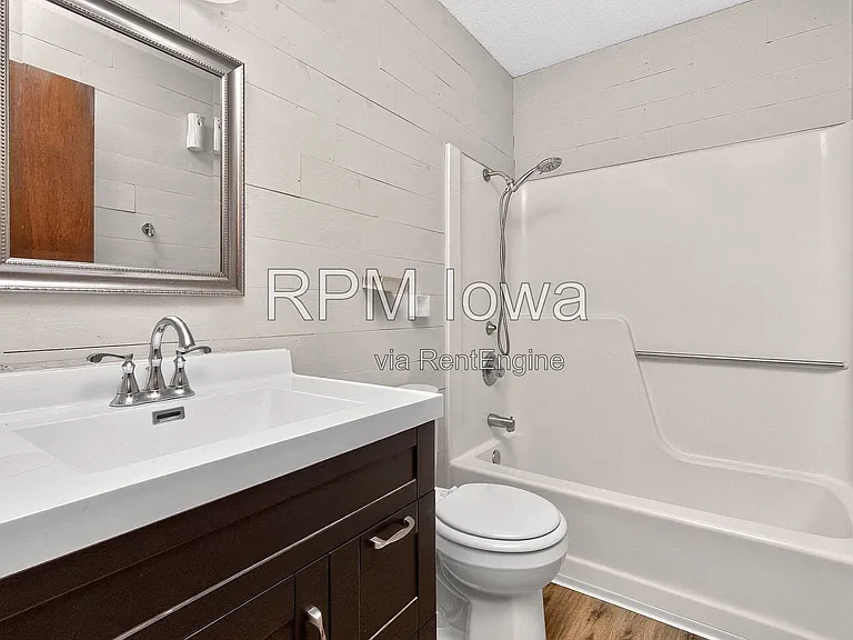 1614 NW Applewood St — Photo 20