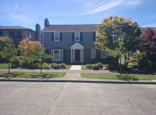 2567 Crestmont Pl W, Seattle, WA 98199
