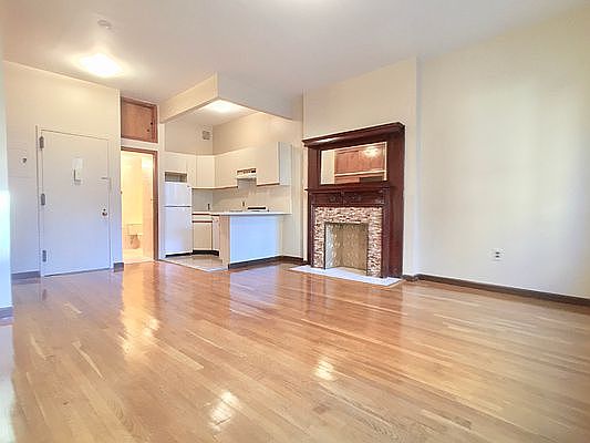3rd image of 306 W 106th St #40F