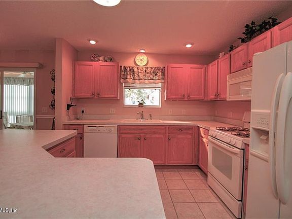 4th image of 16923 SE 96th Chapelwood Cir