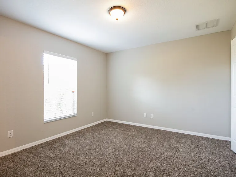 4417 SW 7th Ave — Photo 11