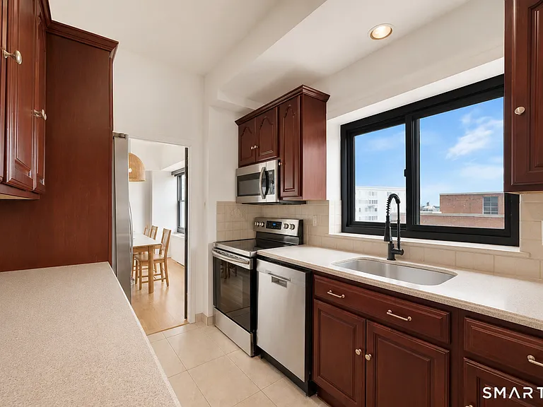 44 Strawberry Hill Ave #12F — Photo 9