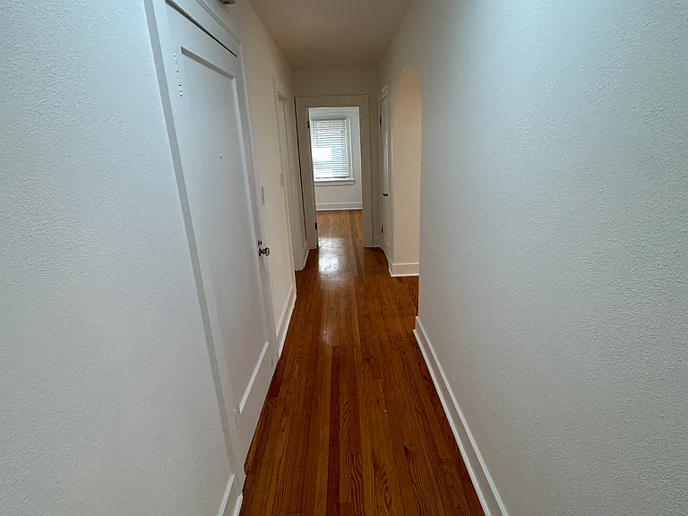 516 Summit Ave E #201 — Photo 15