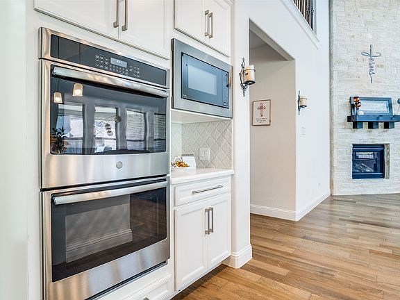 5th image of 16380 Radstock Rd