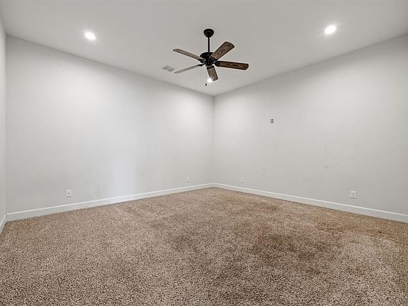 3rd image of 1407 Trinity View St