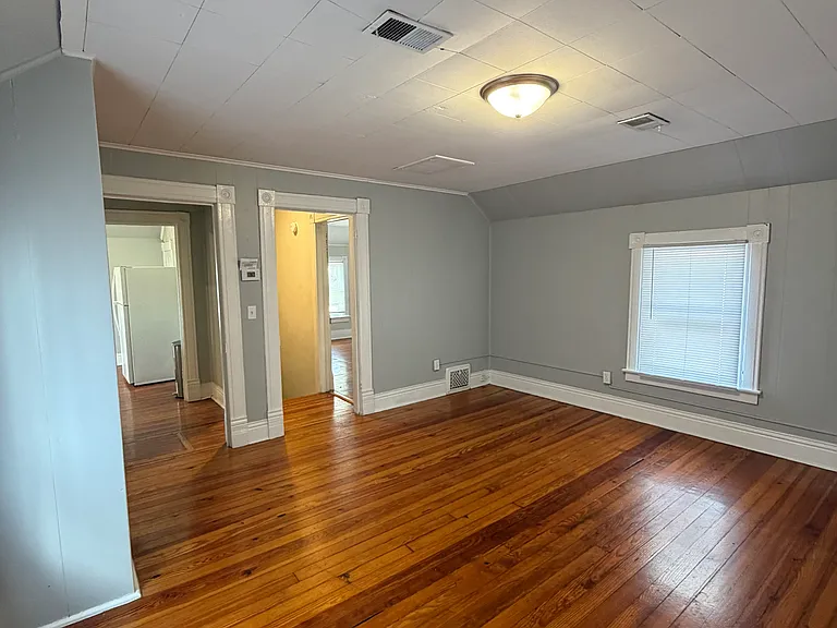 1117 W High St #B — Photo 7