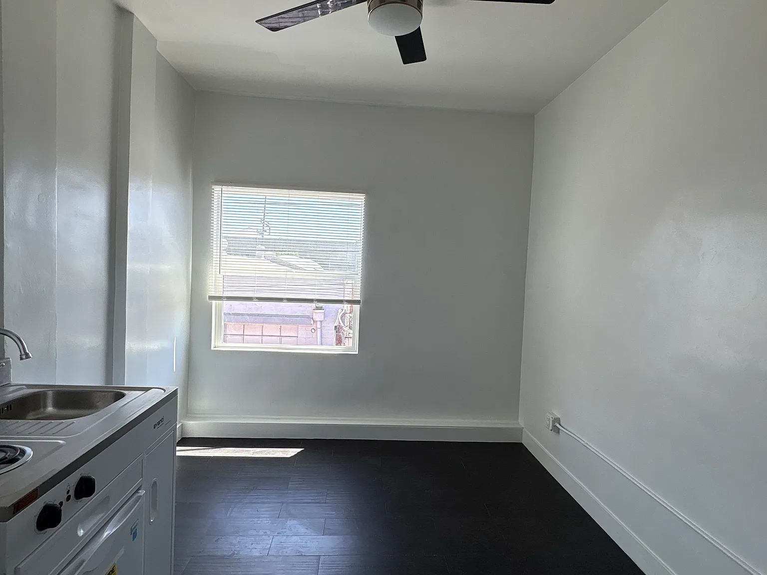 Studio, $800 — Photo 4
