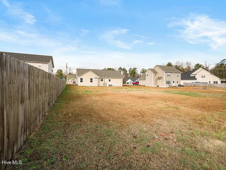 406 Paxton Ct — Photo 31
