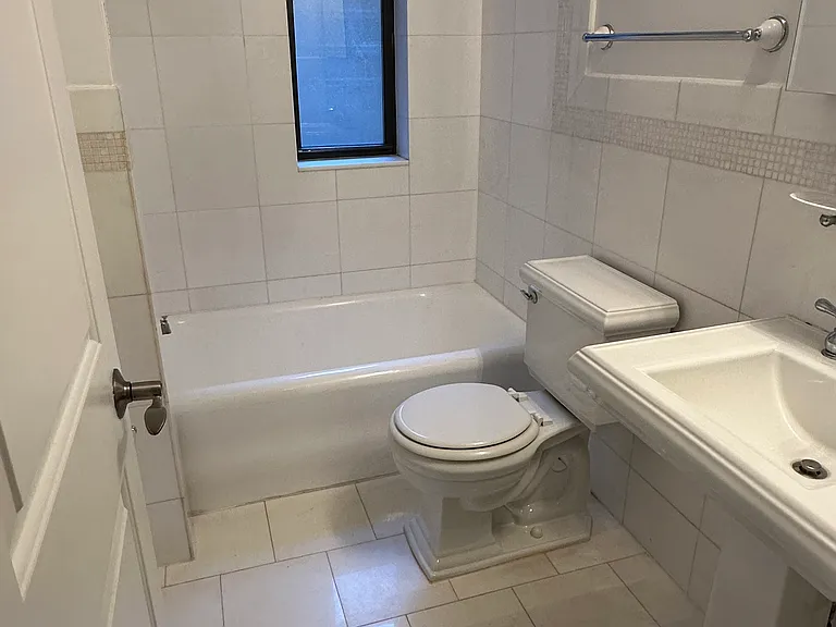 111 E 80th St #6D — Photo 8