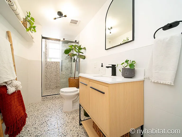 416 E 134th St #LL — Photo 12