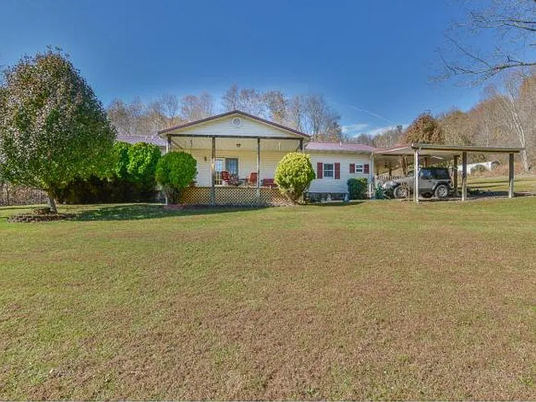 492 Olinger Dr — Photo 1