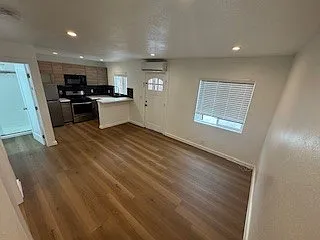 2623 1/2 Barranca St — Photo 10