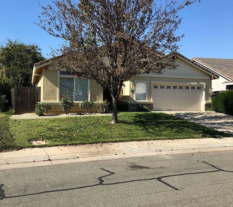 2nd image of 9979 Prairie Dunes Way