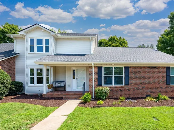 11 Hillington Pl, Greer, SC 29651
