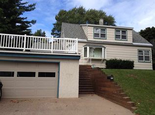 910 W Bluff St, Marquette, MI 49855