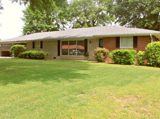 409 W Grove Ave, Muscle Shoals, AL 35661