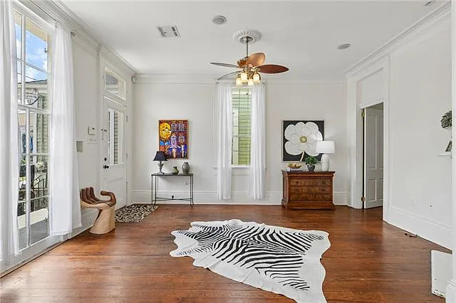 2515 Laurel St — Photo 5