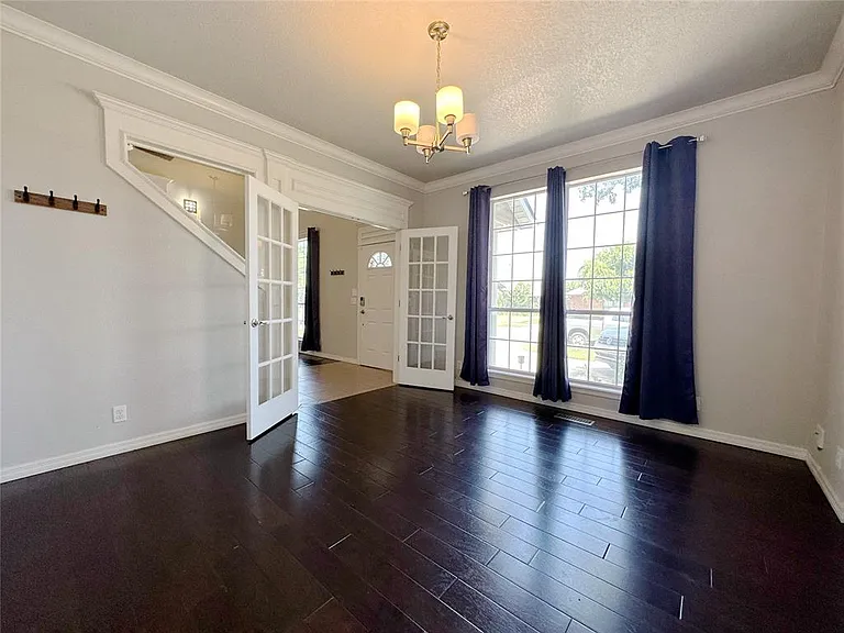 2812 Eaton Dr — Photo 7