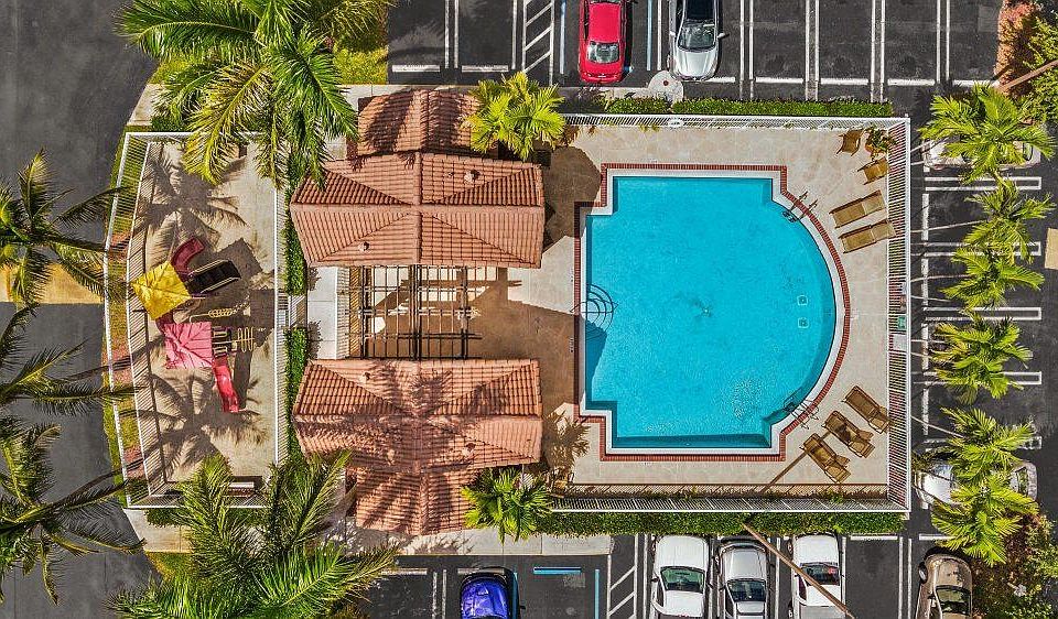 2nd image of 8980 W Flagler St #6