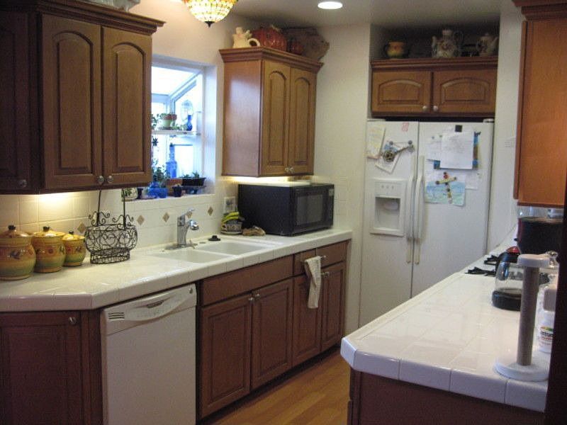 1st image of 17400 Bromley Ave