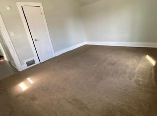 1062 Raymond St, Akron, OH 44307