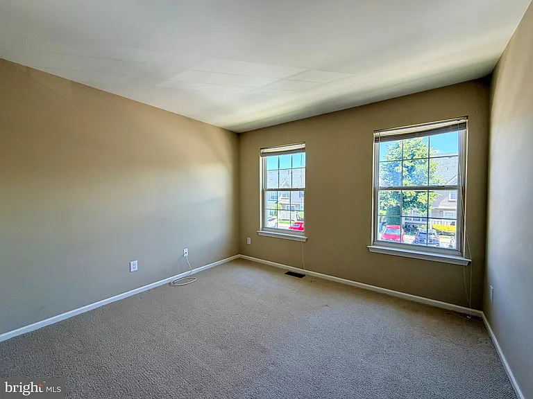 5504 Essex Ln — Photo 22