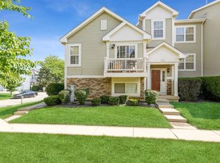 125 Holiday Ln, Round Lake, IL 60073