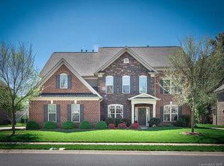 9916 Woodland Watch Ct, Charlotte, NC 28277