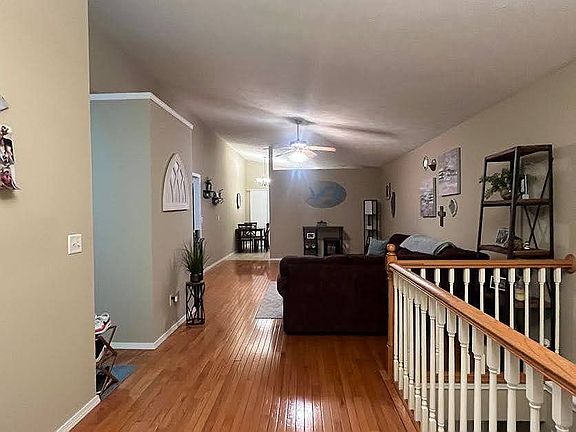 2nd image of 1102 Wanda Way