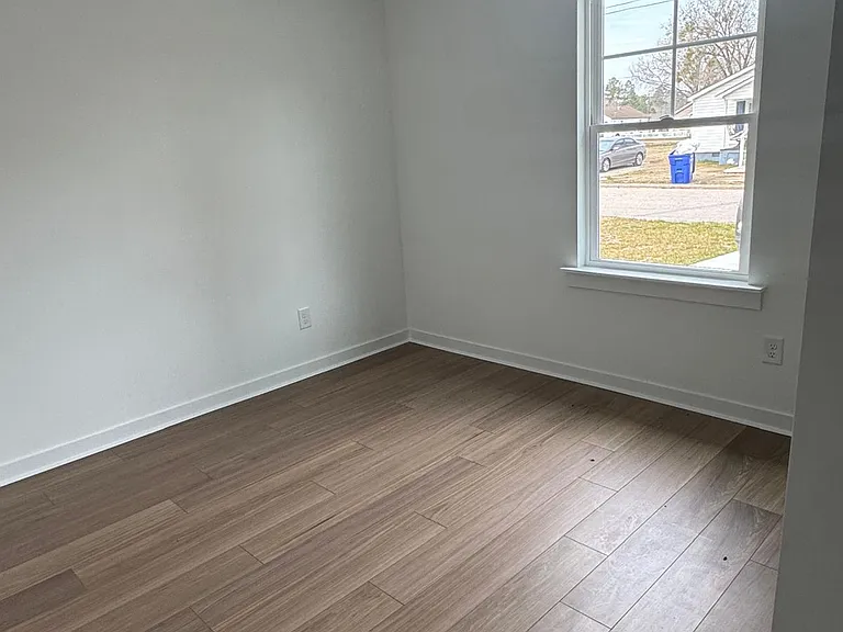 518 Crump St — Photo 11