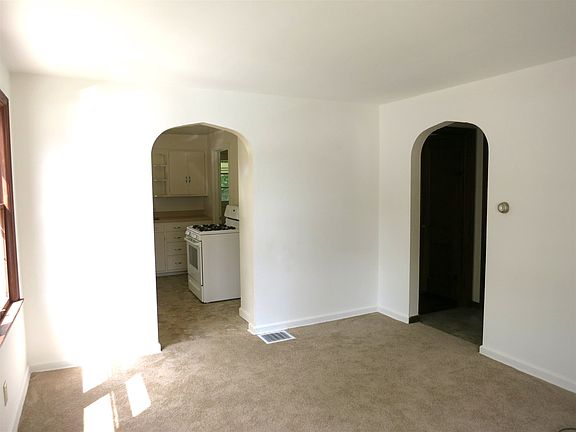 3rd image of 518 S 1st St