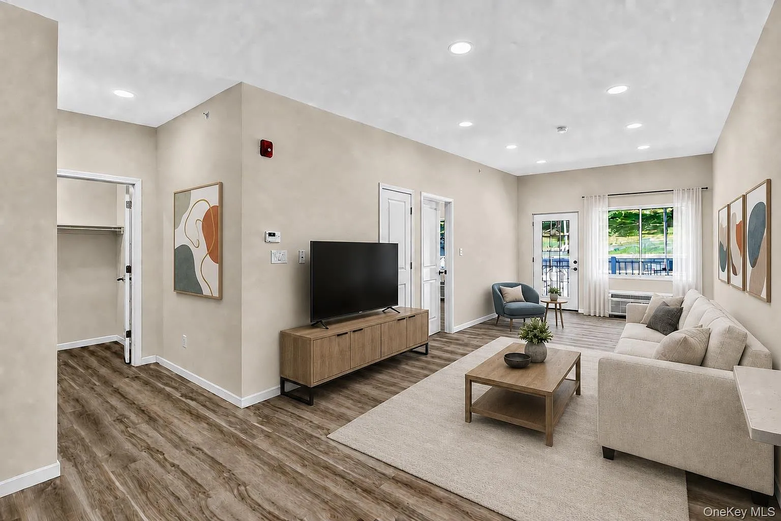 2 bed, 2.0 bath, 1039 sqft, $3,400 — Photo 2