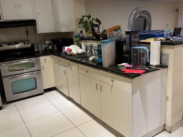 1030 NE 132nd St, North Miami, FL 33161