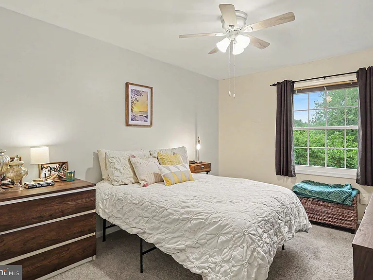 726 Gentle Breeze Ct — Photo 11